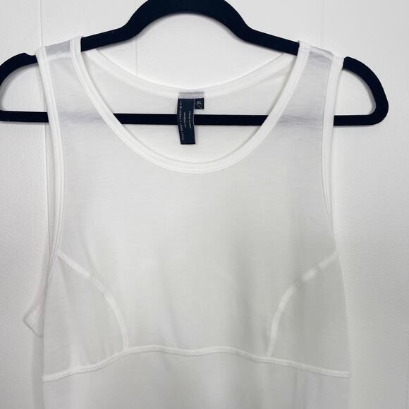 New Halle Berry x Sweaty Betty Frankie Tank in Lily White XLarge XL Crew Neck - Picture 3 of 12